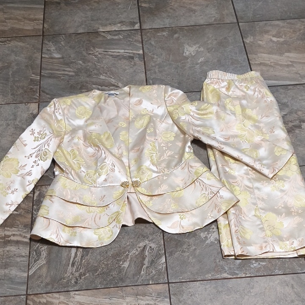 Just...Taylor Cream and Yellow Floral Set